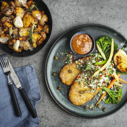 Klassisk Schnitzel med Smashed Potatoes